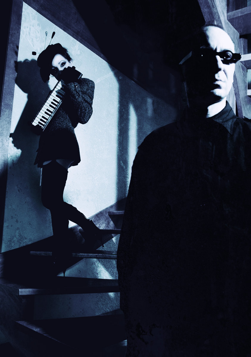 Prince Gothique Membre D Un Groupe De Rock Connu DIE FORM – Sad Pop Inc. (depuis 2006)